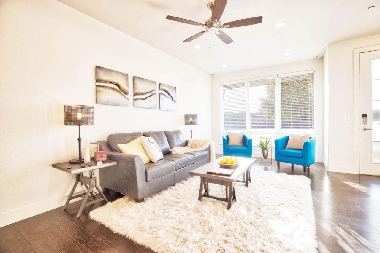 Beautiful 3 Bedroom Townhouse In Old Town North, Brewery District 柯林斯堡 外观 照片