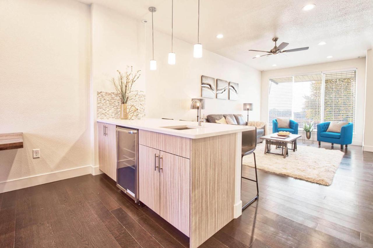 Beautiful 3 Bedroom Townhouse In Old Town North, Brewery District 柯林斯堡 外观 照片