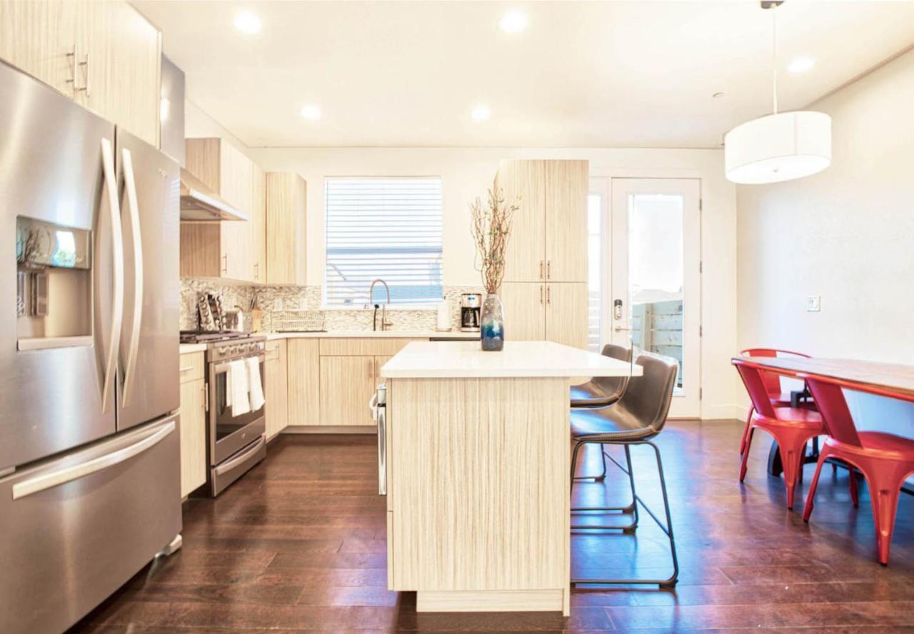Beautiful 3 Bedroom Townhouse In Old Town North, Brewery District 柯林斯堡 外观 照片