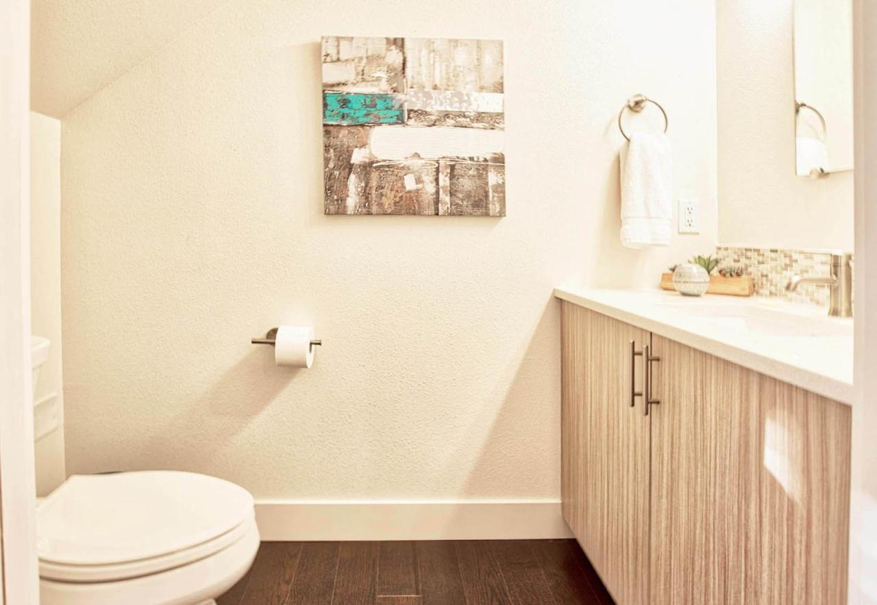 Beautiful 3 Bedroom Townhouse In Old Town North, Brewery District 柯林斯堡 外观 照片